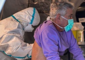 “El derecho a decir adiós”, la conmovedora campaña en Italia para que los pacientes que están a punto de morir puedan despedirse de los suyos