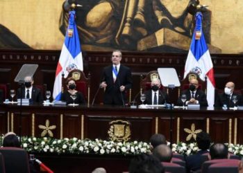 Abinader promete construir un «silicon beach» en el país