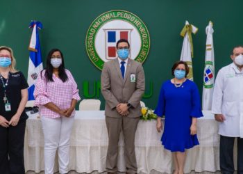 La UNPHU capacita a estudiantes de medicina para vacunar contra el COVID-19