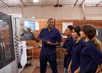 Empresas líderes del país se unen a la red De Par En Par para abrir sus puertas a la educación técnica