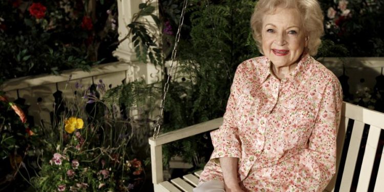 Betty White sufrió un derrame cerebral 6 días antes de morir