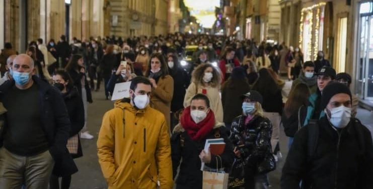 No vacunados sin poder acceder a estaurantes ni viajar en avión dentro de Italia