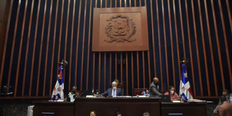 La aprobación de un préstamo por US$200 millones genera amplias discusiones en el Senado