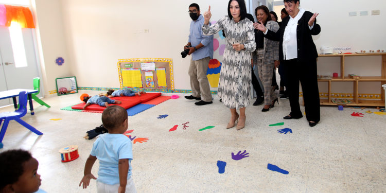 La Primera dama y la directora del Inaipi ponen en servicio Caipi San Vicente de Paúl