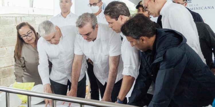 Presidente de la República y Ministro de la Vivienda anuncian construcción del proyecto  “Mi Vivienda Hato del Yaque”