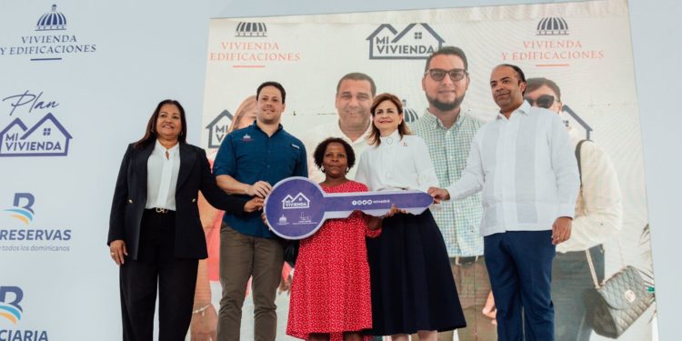 Vicepresidenta Raquel Peña y ministro Bonilla entregan 260 nuevos apartamentos en “Mi Vivienda Ciudad Modelo”