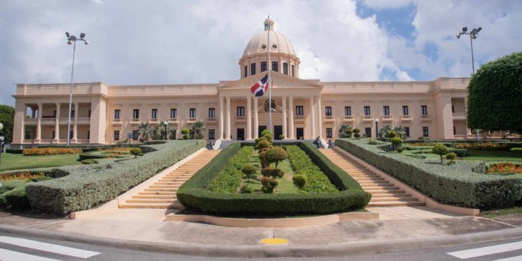 Abinader promulga ley Orgánica de Régimen Electoral
