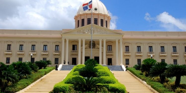 Propuesta de ley sobre violencia contra las mujeres evitaría deportar a ilegales