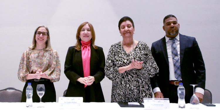 INAIPI, OEI e INAFOCAM entregan más de 400 certificados a participantes del diplomado en Atención a la Primera Infancia