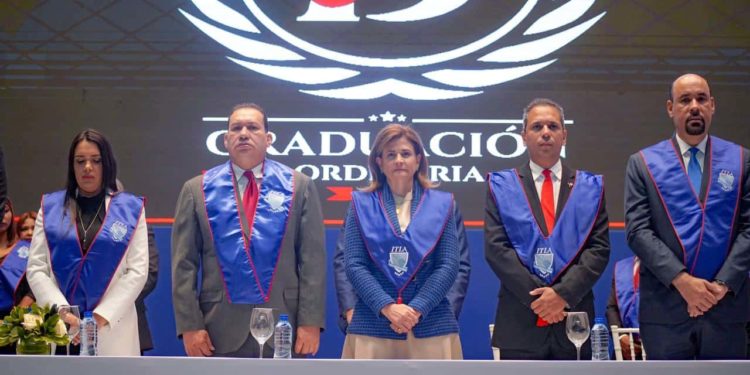 El ITLA gradúa 321 estudiantes de carreras tecnológicas
