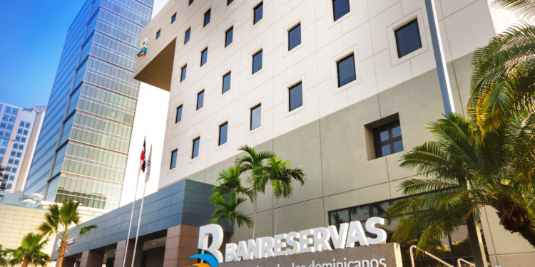 como Mejor Banco del Caribe y Mejor Banco de RD 2023
