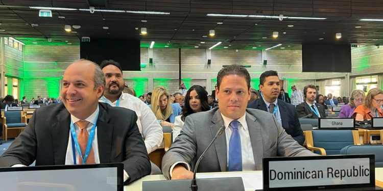 Ministro Bonilla participa en Asamblea de las Naciones Unidas para el Hábitat en Kenya