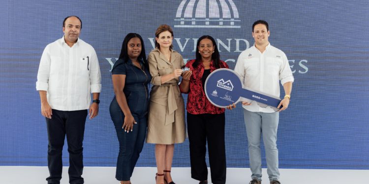 Vicepresidenta Raquel Peña y Ministro Bonilla entregan 600 nuevos apartamentos en “Mi Vivienda San Luis”