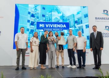 Vicepresidenta Raquel Peña y Ministro Bonilla entregan 500 apartamentos en  “Mi Vivienda Ciudad Modelo”