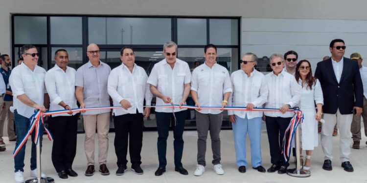 Presidente Abinader y Ministro Bonilla inauguran Hospital Municipal de Verón