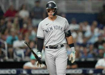 Yanquis abren serie con victoria sobre Marlins, Judge conecta cuadrangular de 464 pies