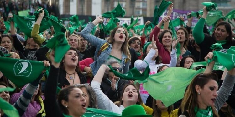 Perú rectifica y autoriza el aborto de Mila, una niña de 11 años violada por su padrastro