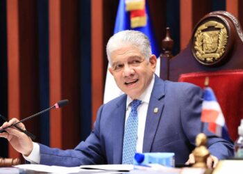 Eduardo Estrella deja la presidencia del Senado con más de 1,200 aprobaciones