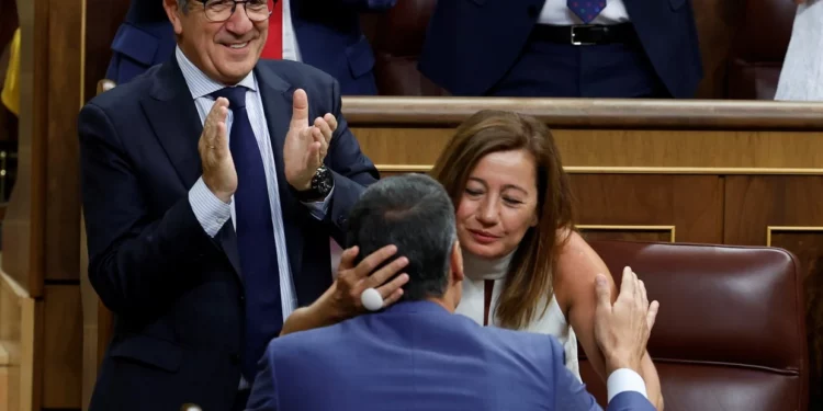 España: el Congreso asume y elige a una socialista de presidenta, dejando a Pedro Sánchez más cerca de ser reelecto