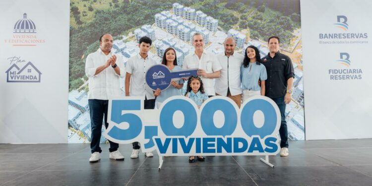 Abinader entrega dos proyectos habitacionales y otras obras en Santo Domingo y el Distrito Nacional
