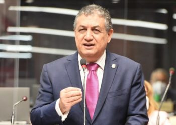 Gustavo Sánchez «cruzó» a Yván Lorenzo por la candidatura a la senaduría del PLD en el DN