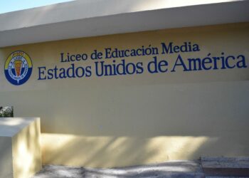 Año escolar arranca con 2.6 millones de estudiantes en sector público y privado