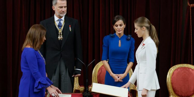 La princesa Leonor, heredera al trono, cumplió 18 años, juró la Constitución y ya puede ser reina de España