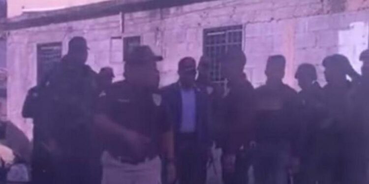 Presidente de la República le pidió 2 horas antes que se entregara: Noche de “terror” en Cambita, por tiroteos en busca de «Kiko la quema»