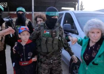 De la anciana secuestrada en un carrito de golf a un niño de dos años: los rehenes israelíes liberados