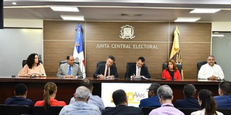 JCE y CAPEL firman convenio para auditoría software que se utilizará en las elecciones