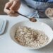 Avena con canela para limpiar las arterias y bajar el colesterol: así se prepara