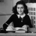 Oculta de los nazis y muerta a los 15 años en un campo de concentración: ¿Por qué El diario de Ana Frank está siendo cuestionado?