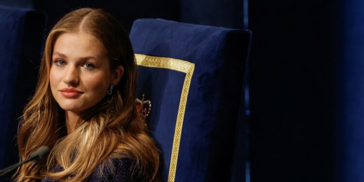 Leonor de Borbón: «la princesa sin redes sociales ni hamburguesas y un amor extranjero».