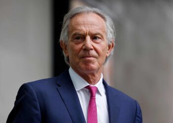 Tony Blair está en el país para mediar conflicto del Masacre con Haití