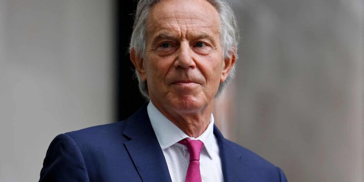 Tony Blair está en el país para mediar conflicto del Masacre con Haití