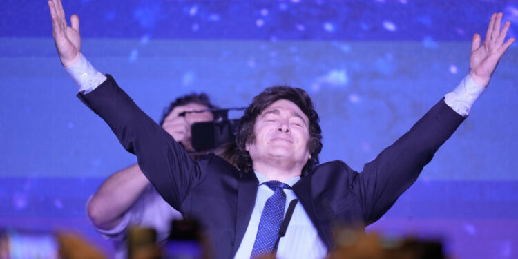 Javier Milei supera a Massa y es el nuevo presidente de Argentina