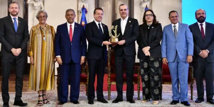 MICM RECIBE MAXIMO GALARDÓN EN PREMIO NACIONAL DE LA CALIDAD DEL SECTOR PUBLICO