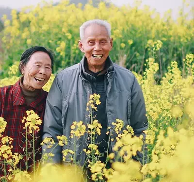 El estudio de Harvard que reveló a qué edad somos más felices