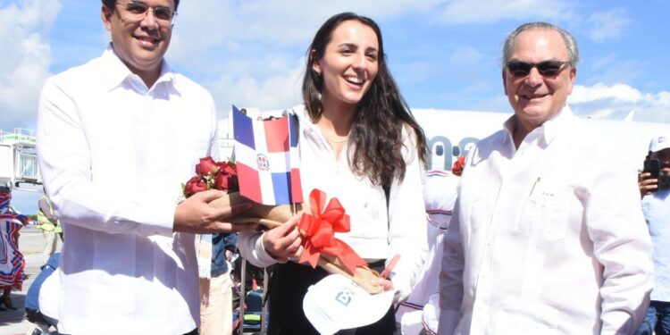 David Collado logra meta: “GALA Media Group felicita al ministro de Turismo por alcanzar objetivo de 10 millones de turistas”.