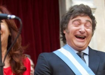 La asunción de Javier Milei: el abrazo con Macri y el gesto con Cristina Kirchner por el bastón presidencial