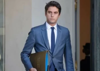 Gabriel Attal, de 34 años, es el primer ministro más joven de Francia