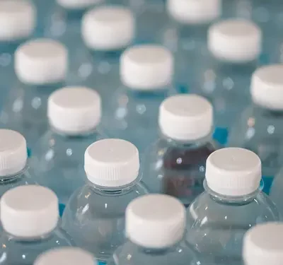 La brutal conclusión de un nuevo estudio sobre el agua embotellada
