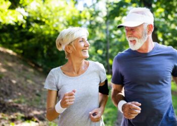 Cómo llegar a los cien años: las 7 claves de la longevidad probadas por la medicina