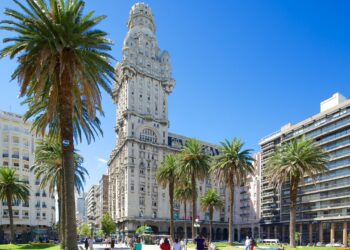 El país más laico de América Latina: por qué en Uruguay la Semana Santa se llama Semana de Turismo