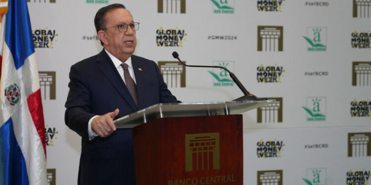 Cerca de 500 mil dominicanos fueron incorporados al sistema financiero en 2023, según Valdez Albizu