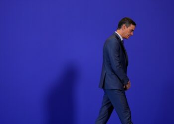 Cuáles son los posibles escenarios que se abren en España ante la decisión de Pedro Sánchez de analizar su renuncia