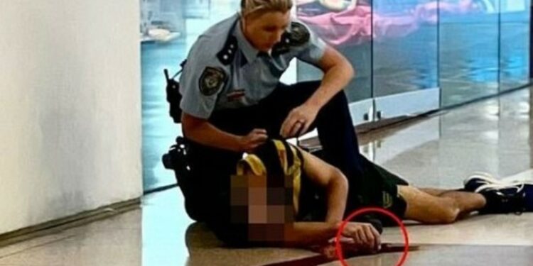 Ataque en un shopping de Sidney: el “enorme coraje” de la oficial de policía que le puso fin al raid sangriento