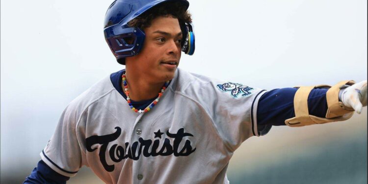 Prospecto dominicano de las menores pega cinco dobles en un juego, algo nunca hecho en MLB