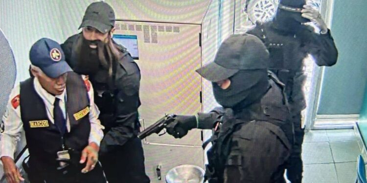 Policía afirma que Jorge Luis Estrella Arias planificó el asalto al Banco Popular