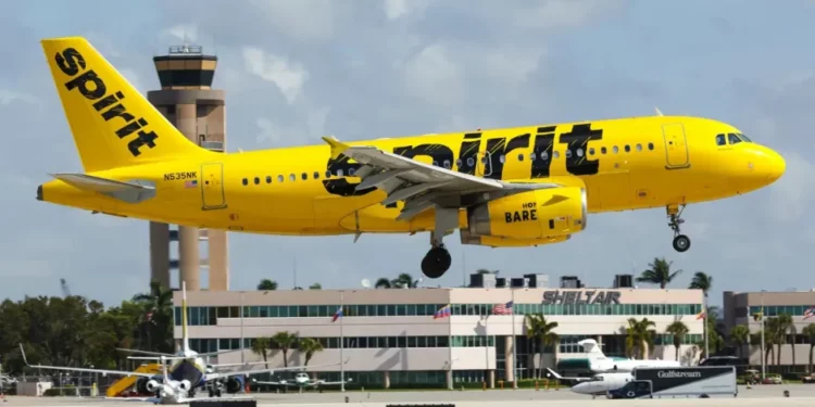 Pasajera rastrea su equipaje perdido hasta la casa de un trabajador del aeropuerto, quien ahora está acusado de robo agravado